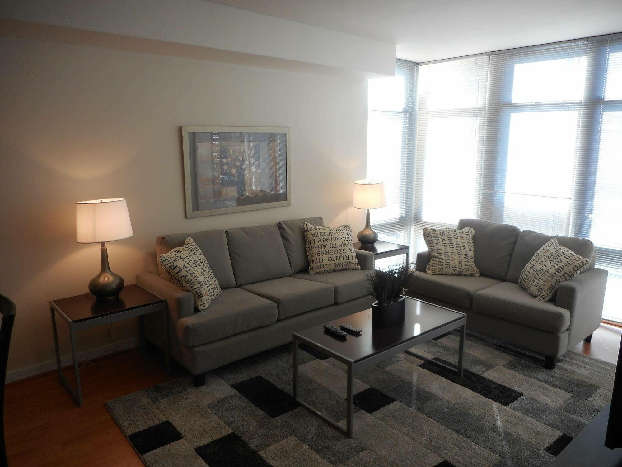 Weichert Suites At Wisconsin Place Chevy Chase Buitenkant foto